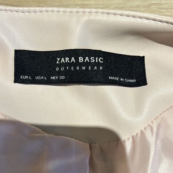 ❤️🔥 HOST PICK ❤️🔥 Zara faux leather blush colour cropped jacket. Size L - Picture 11 of 16